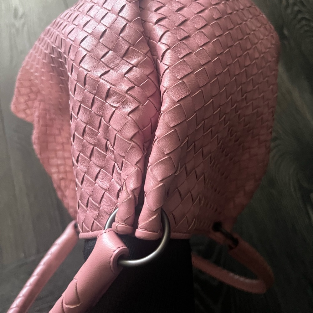 Bottega Veneta bag, used, the quality is very good, no spots on the pink leather - Picture 5 of 11